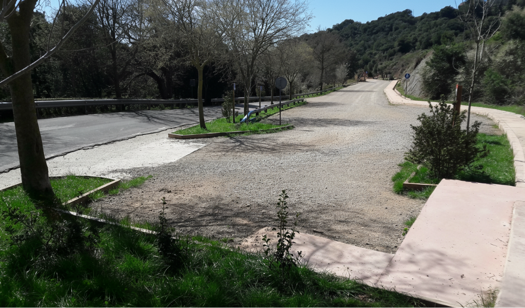 Inicio del sendero de la excursión a La Mola desde Coll d’Estenalles