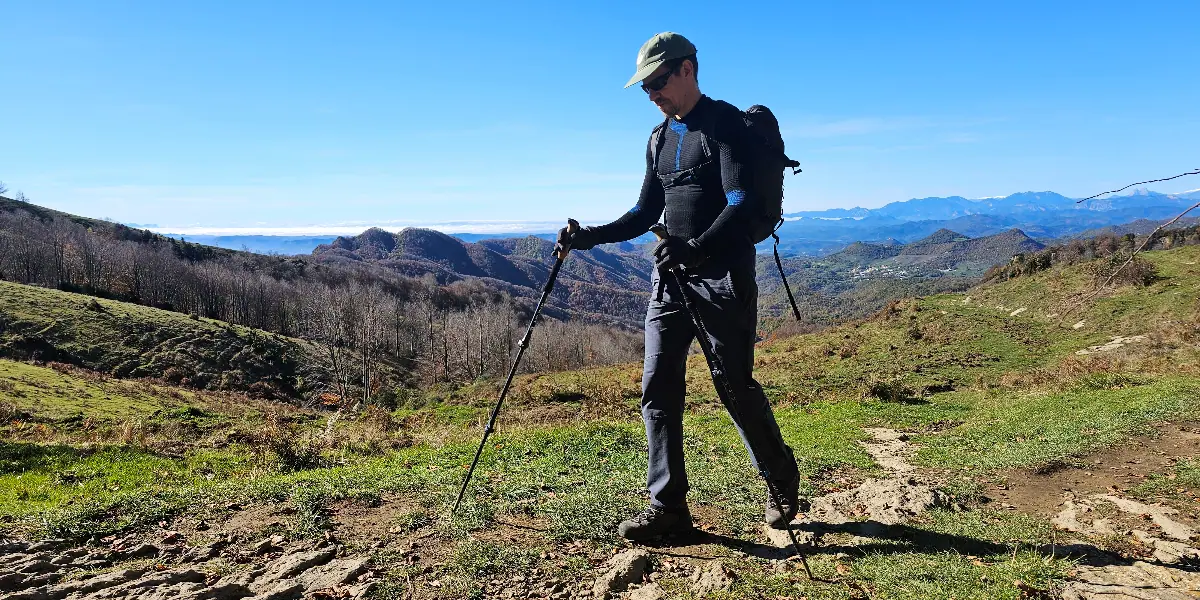 Bastones de trekking: guía completa para elegir y usar correctamente